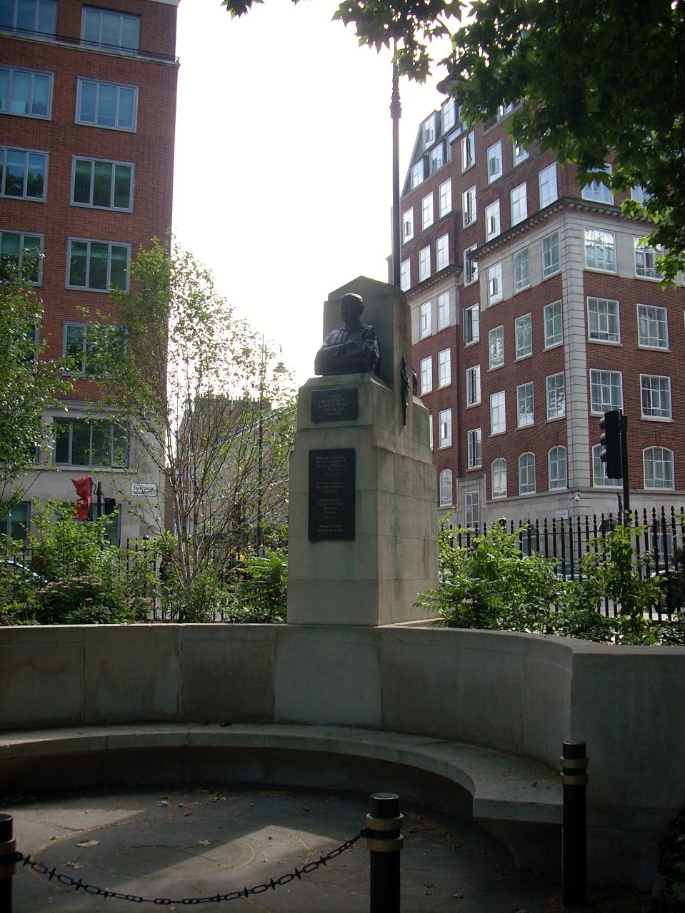 Louisa Aldrich-Blake's monument, London - 01.JPG
